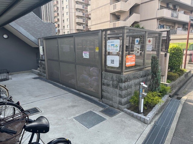 敷地内・建物