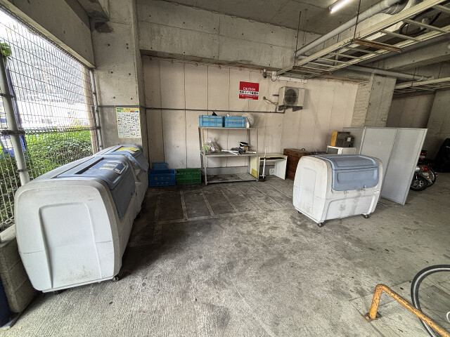 敷地内・建物