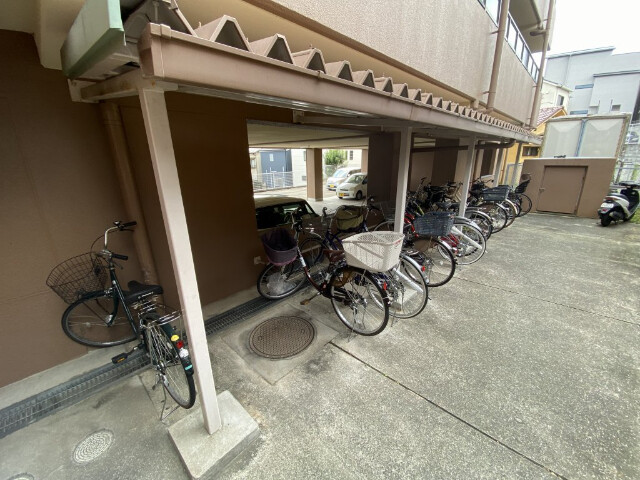 敷地内・建物