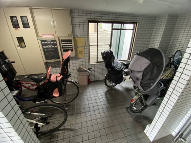 敷地内・建物