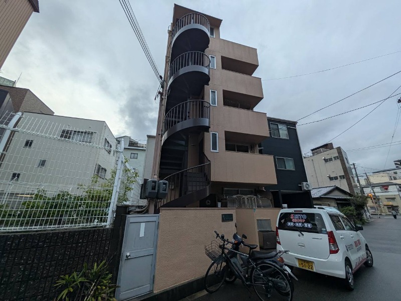 敷地内・建物
