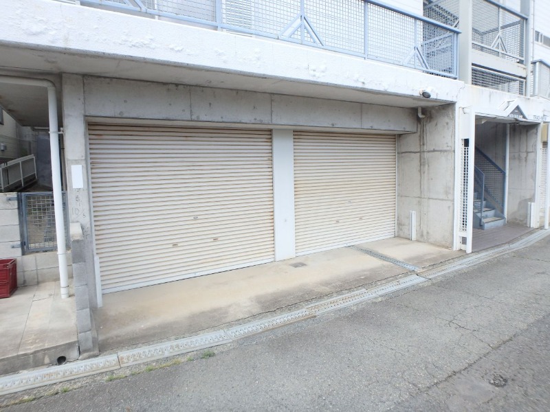 敷地内・建物