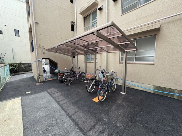 敷地内・建物