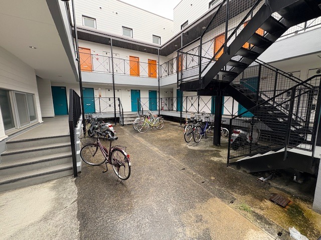 敷地内・建物