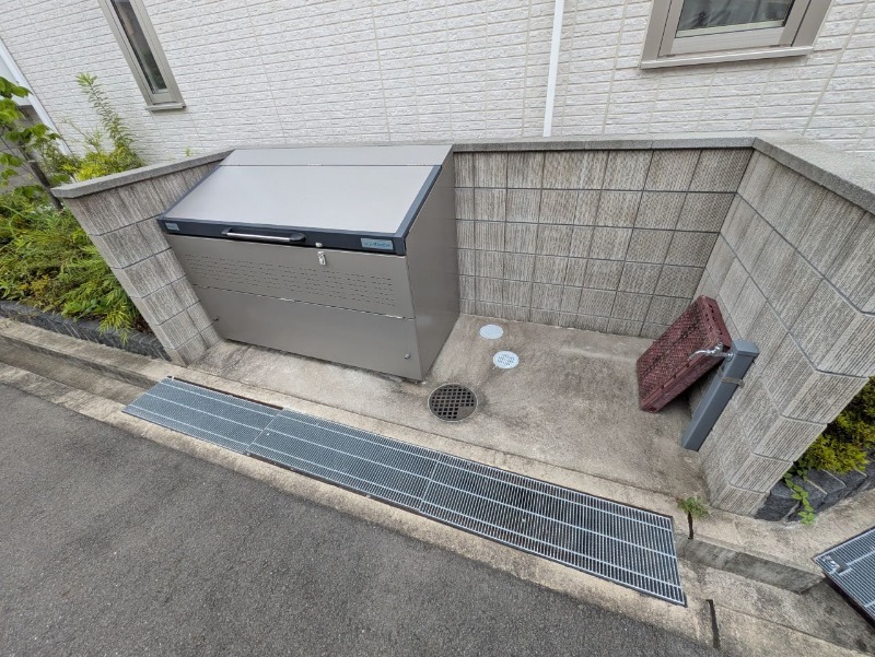 敷地内・建物