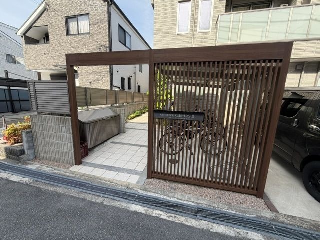 敷地内・建物