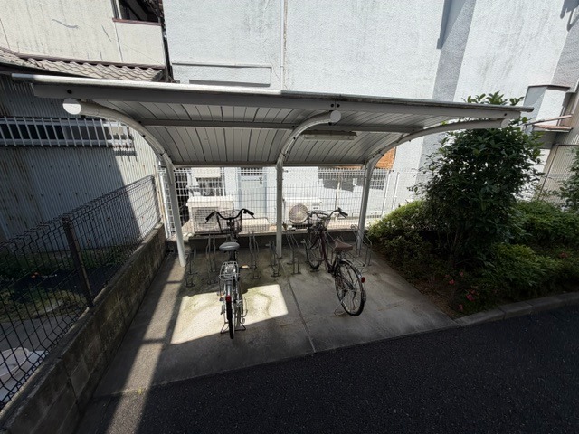 敷地内・建物