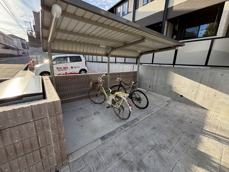 敷地内・建物