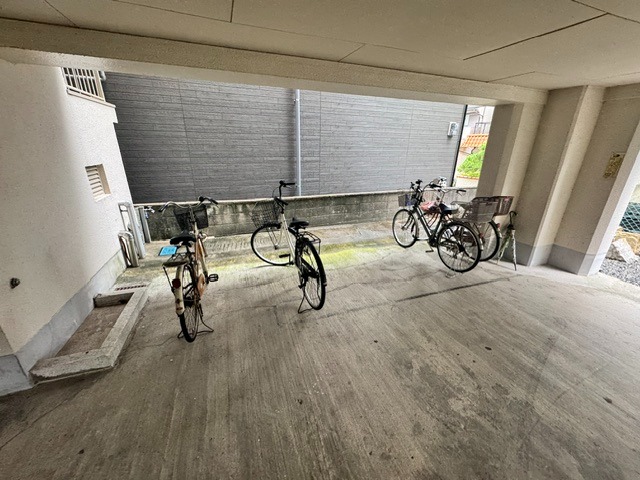 敷地内・建物