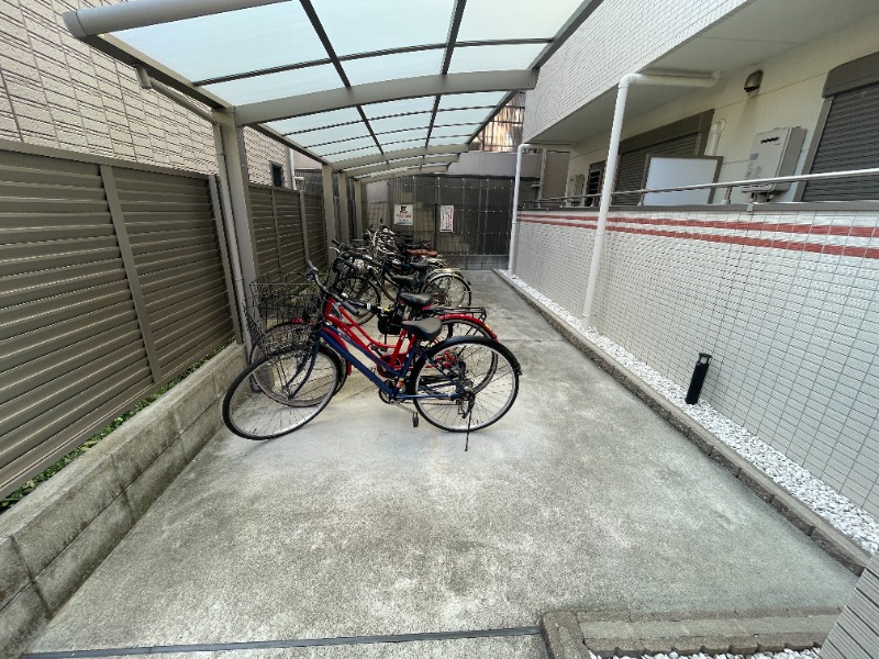 敷地内・建物