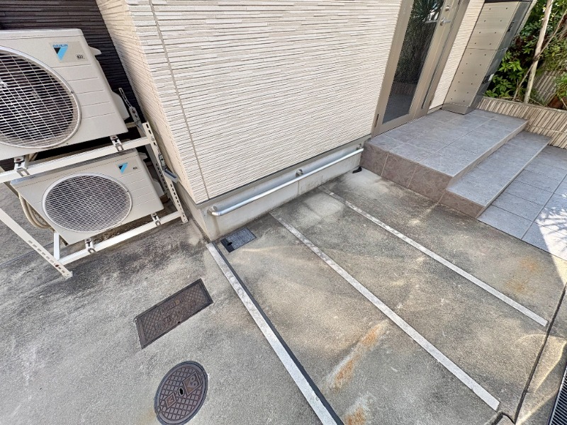 敷地内・建物