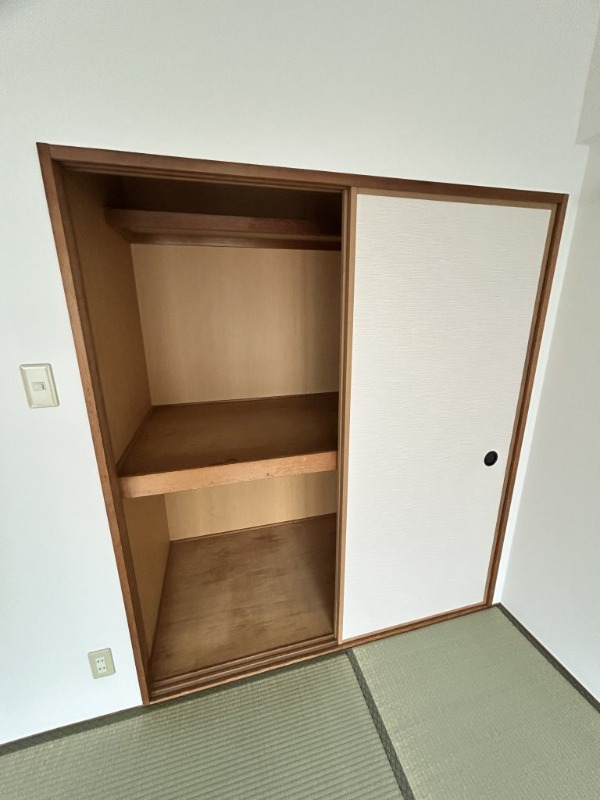 内装28