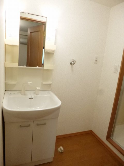 異なるフロアの室内写真です