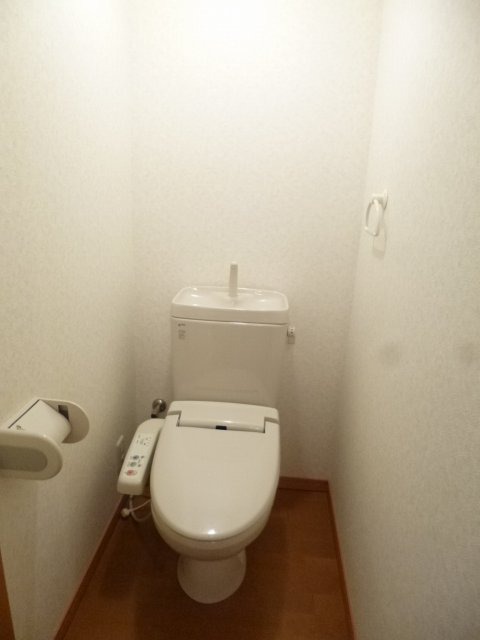 異なるフロアの室内写真です