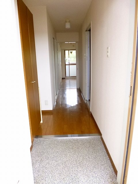 異なる号室の室内写真です