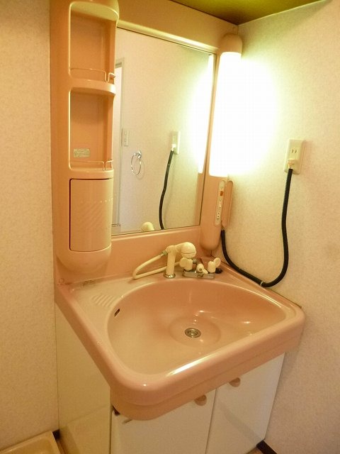 異なる号室の室内写真です