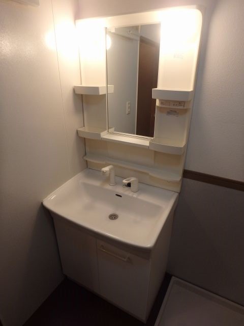 異なる号室の室内写真です。