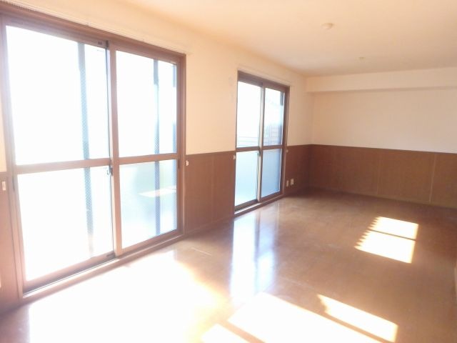 異なる号室の室内写真です