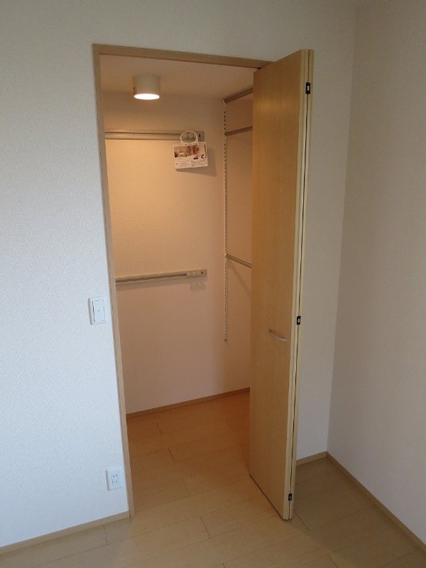 異なる号室の室内写真です