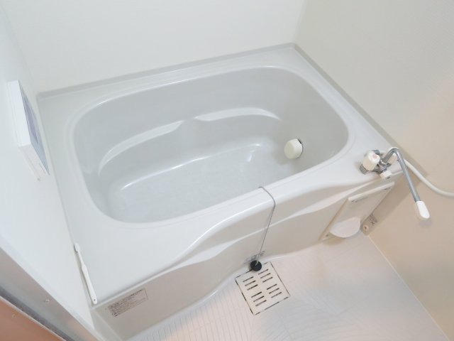 反転した間取りの室内写真