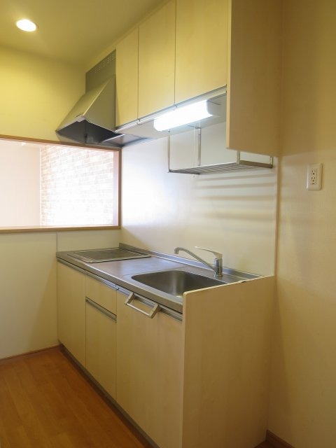 反転した間取りの室内写真