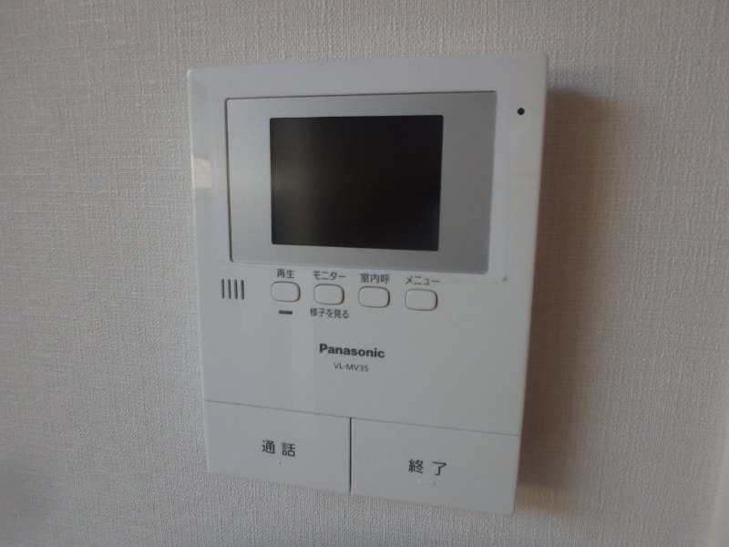 反転した間取りの室内写真