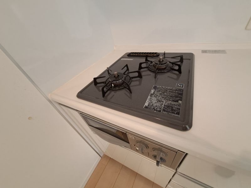 反転した間取りの室内写真