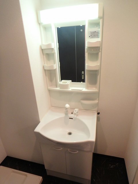 異なるフロアの室内写真です