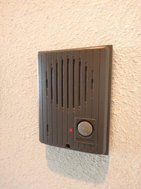 異なるフロアの室内写真です