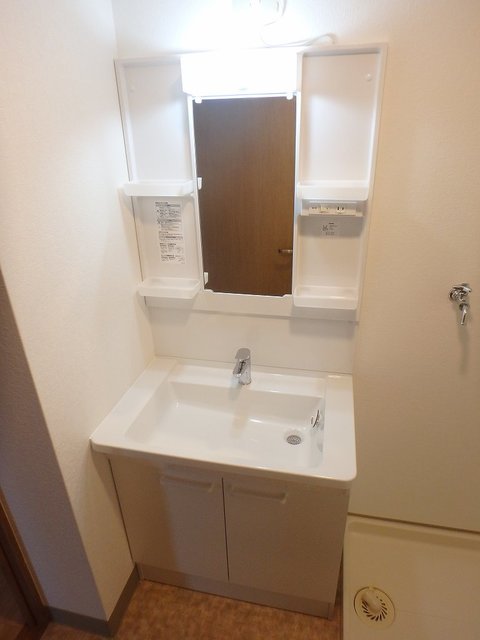 異なる号室の室内写真