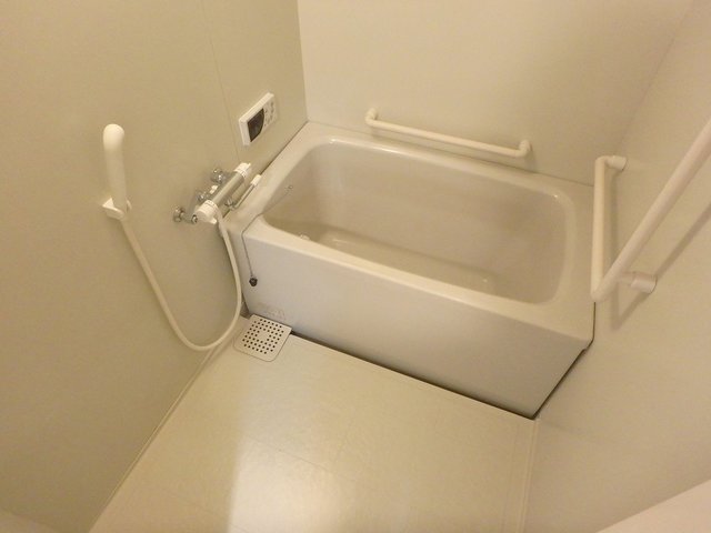 異なる号室の室内写真