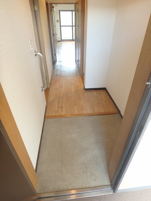 異なる号室の室内写真