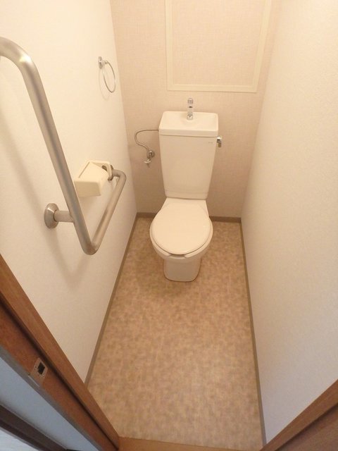 異なる号室の室内写真