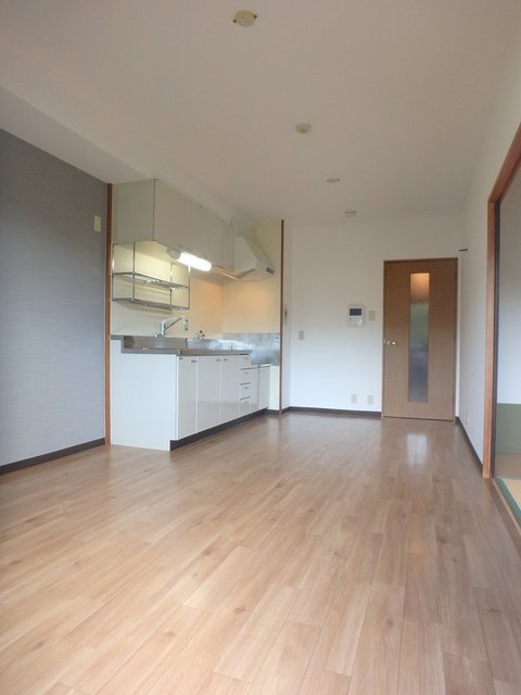 異なる号室の室内写真