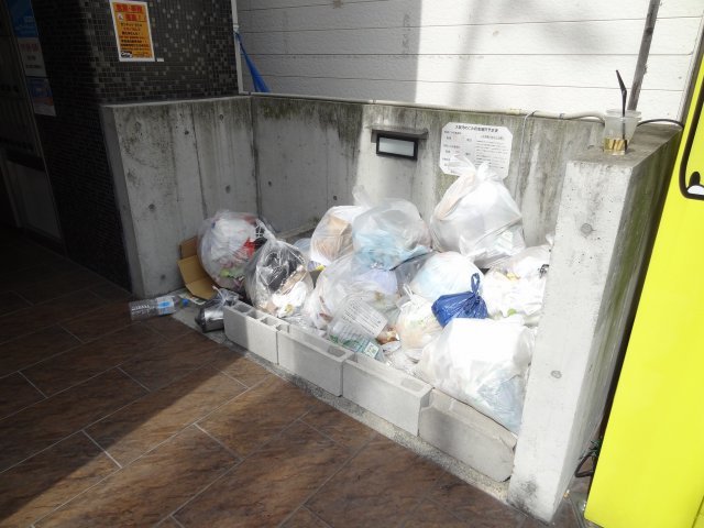 敷地内ゴミ捨て場
