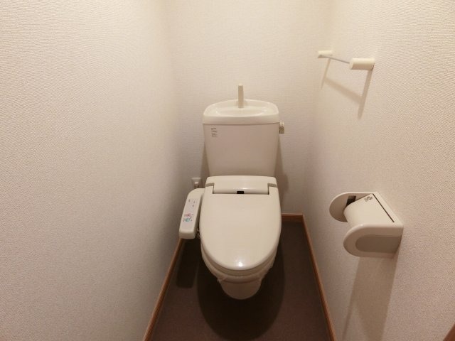 ウォシュレット付きです。