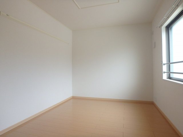 反転した間取りの写真です