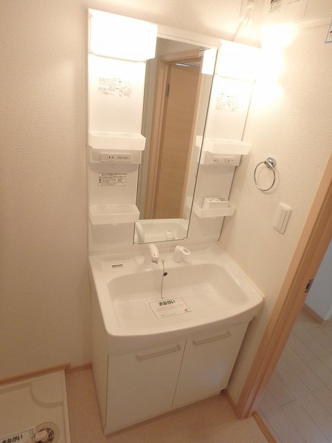 反転した間取りの写真です