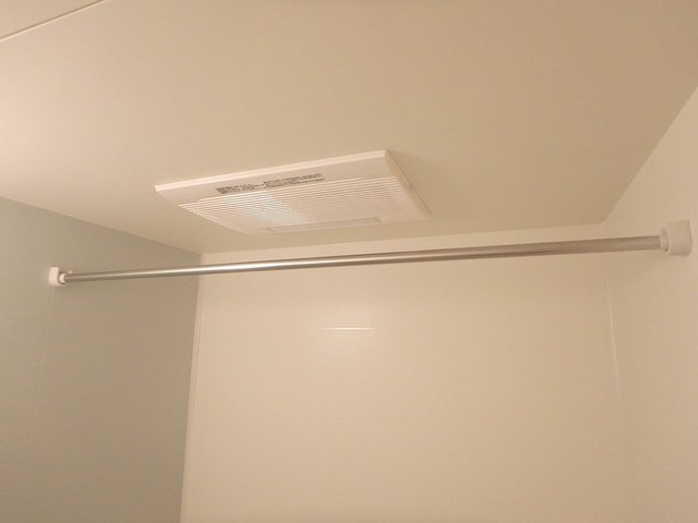 反転した間取りの写真です