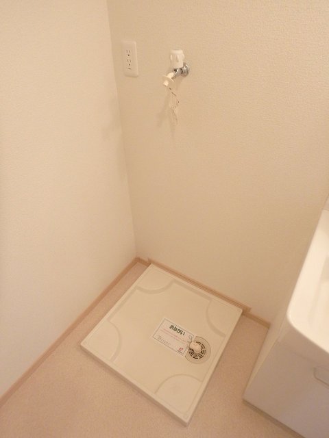 反転した間取りの写真です