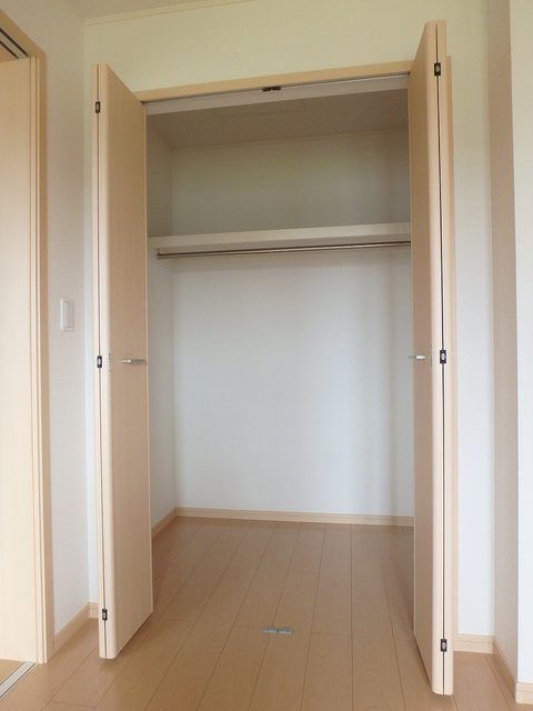 反転した間取りの写真です