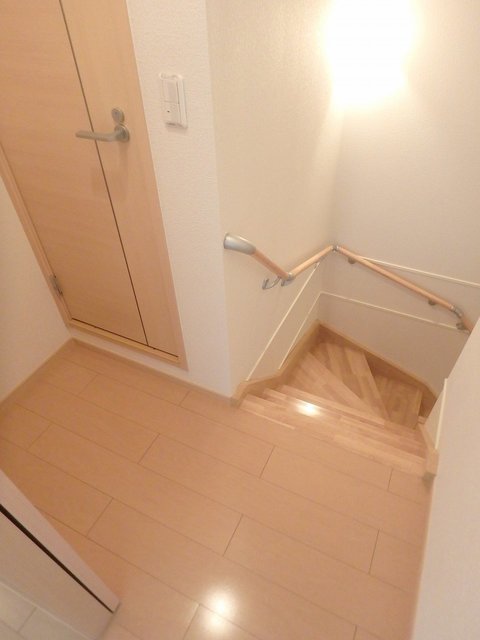 反転した間取りの写真です