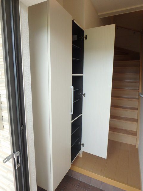 反転した間取りの写真です