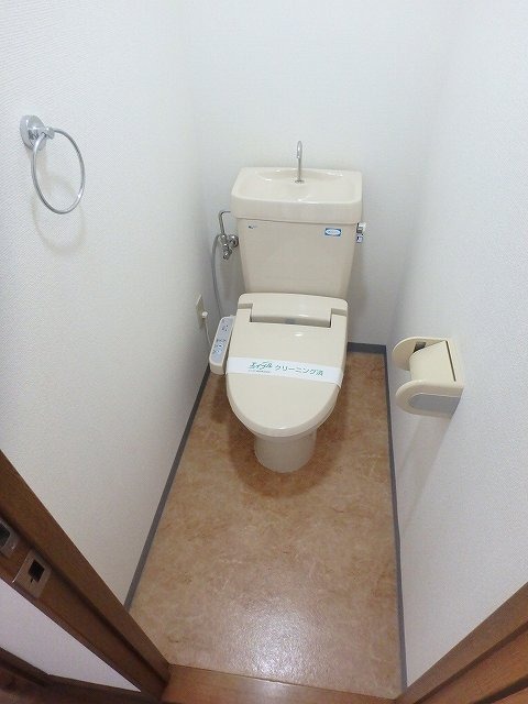 異なる号室の室内写真です