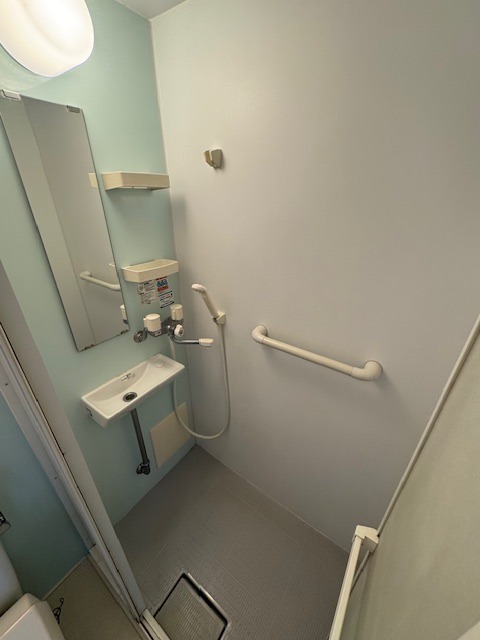 シャワー室になります