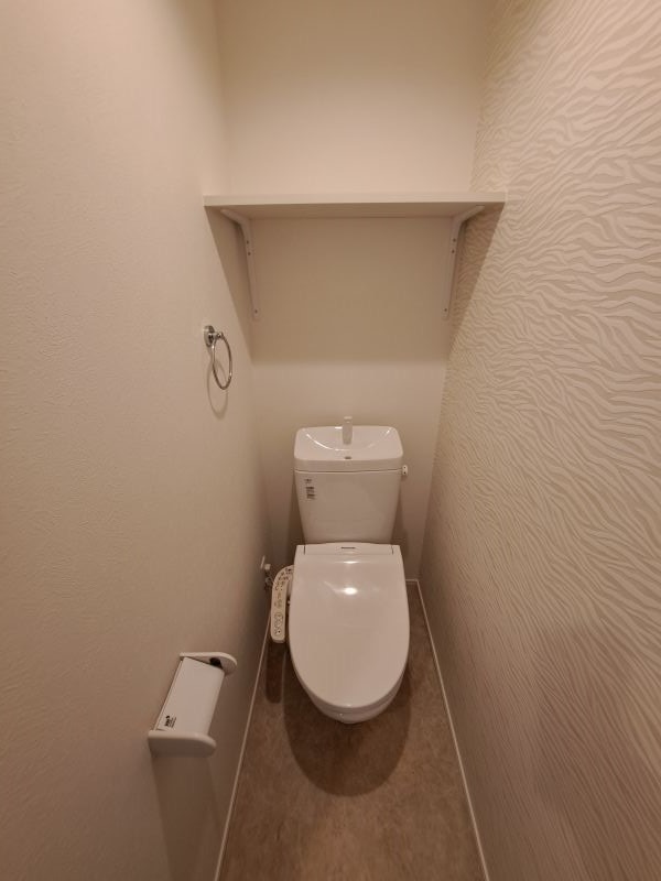 反転した間取りの室内写真