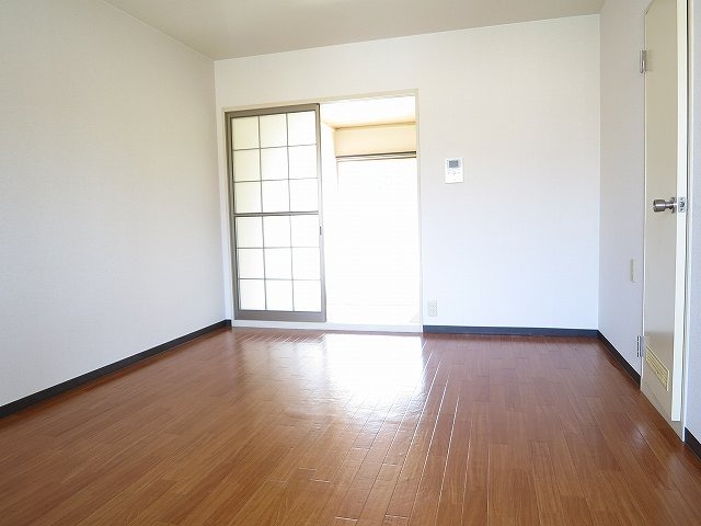 異なる号室の写真です