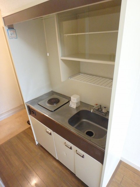 写真は102号室になります。