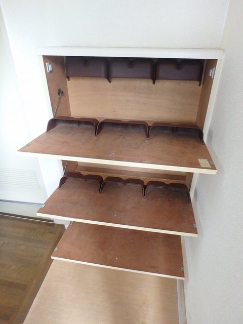 写真は102号室になります。