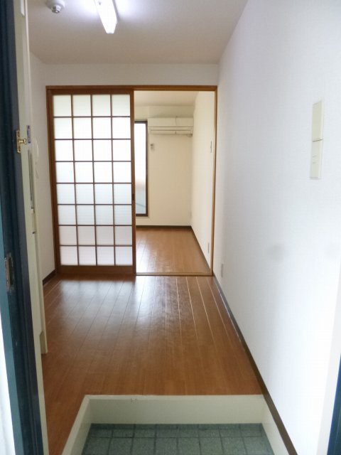 異なる号室の室内写真です